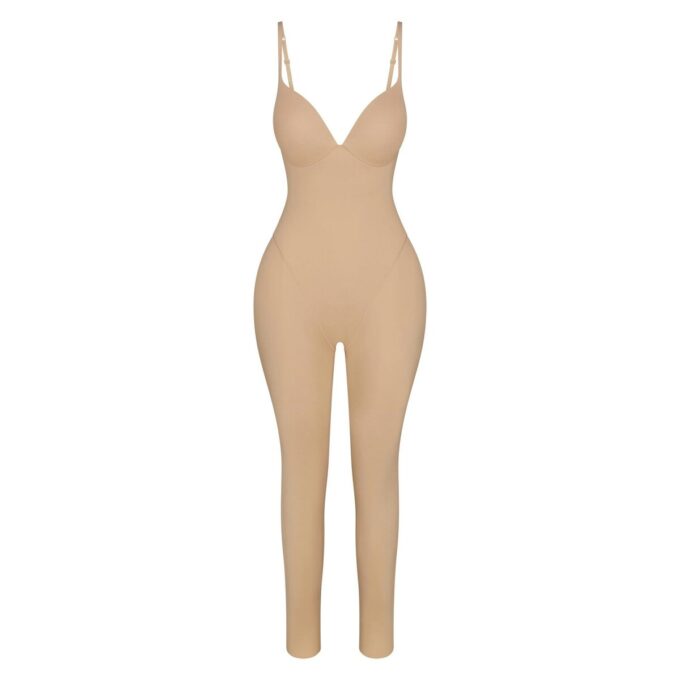 SKIMS ULTIMATIV BODY BUTT OG HOFTEFORSTYRENDE CATSUIT