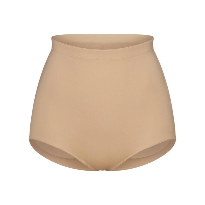 SKIMS VATTREDE BODY BUTT ENHANCING TRUSSER