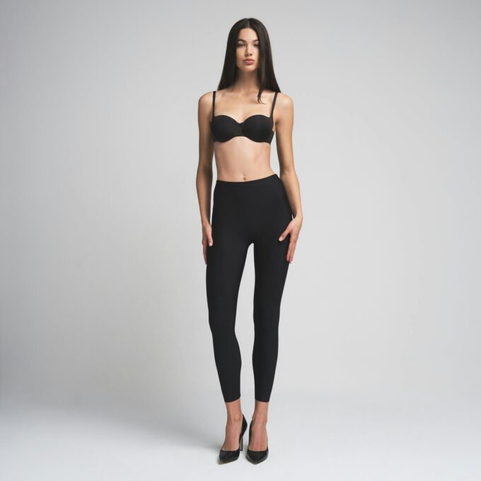 SKIMS VATTREDE LEGGINGS MED FORSTØRRELSE AF RUMPE