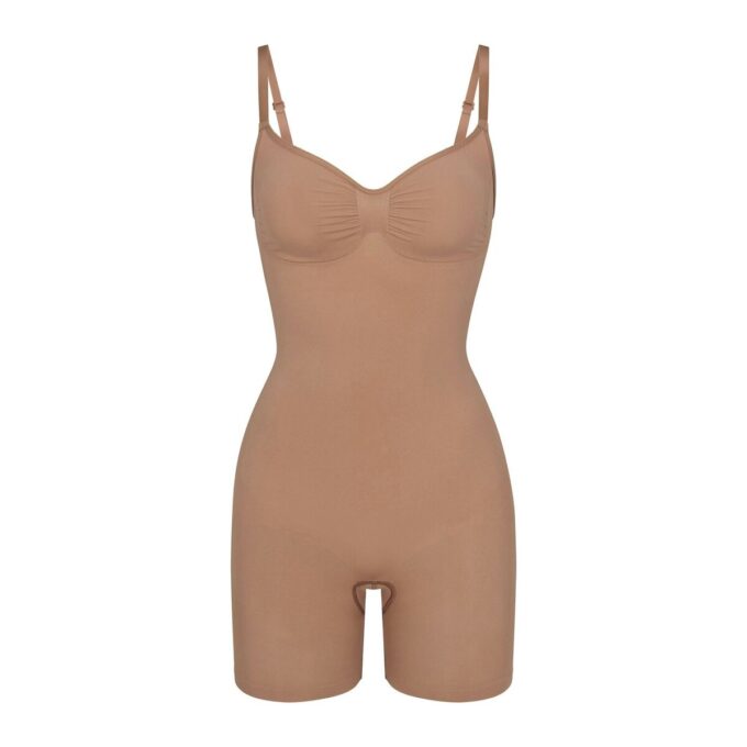 SØMLØS SKULPTET BODYSUIT TIL LÅRET