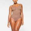 SØMLØS SKULPTET BRIEF BODYSUIT