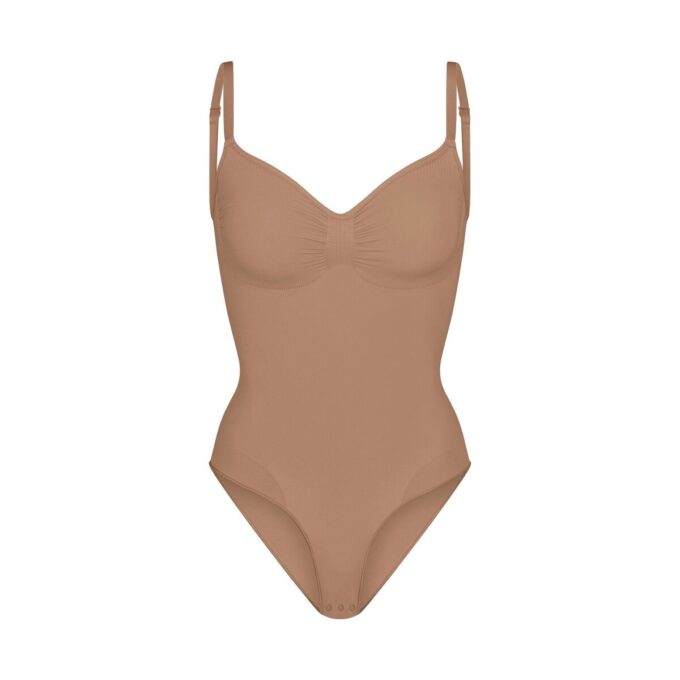SØMLØS SKULPTET BRIEF BODYSUIT