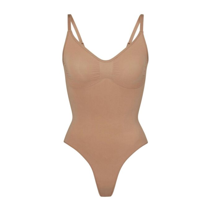 SØMLØS SKULPTET THONG-BODY