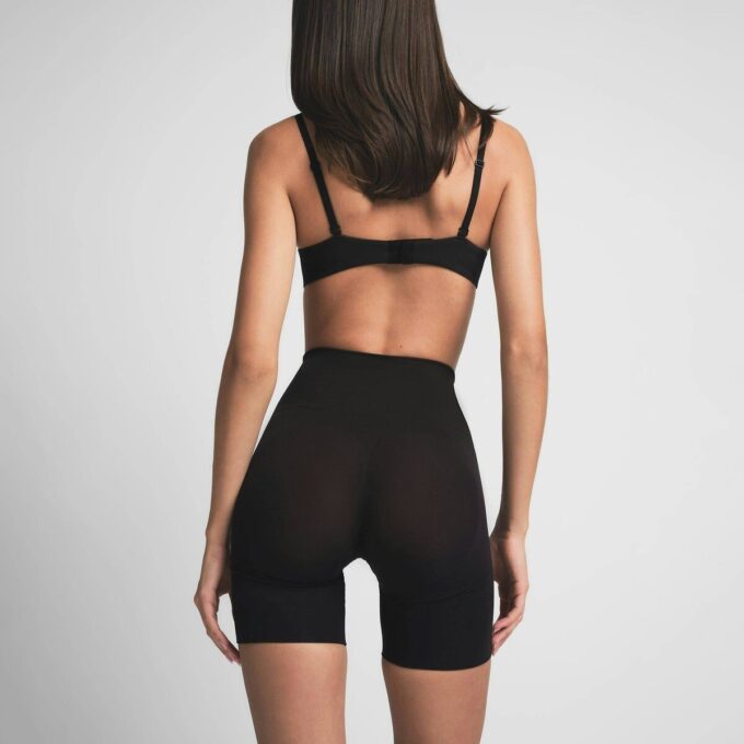 SØMLØSE SKULPTET BUTT LIFTING SHORTS