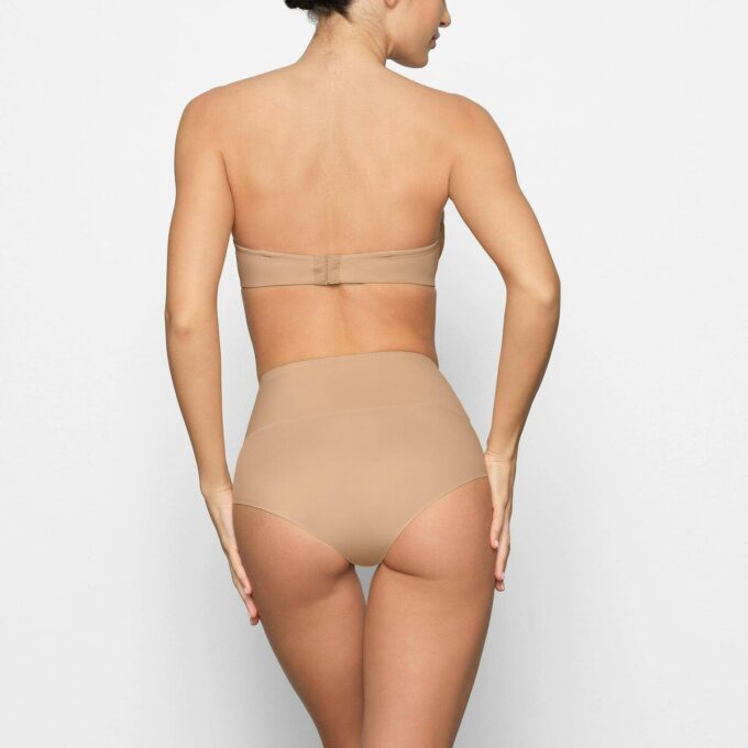 SMOOTHING INTIMATES UFOREDE STROPLØS BH