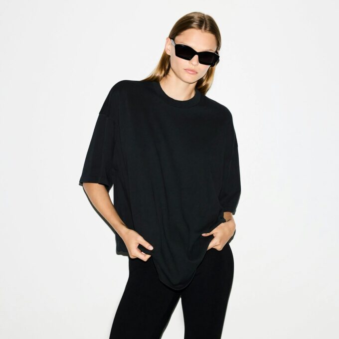 T-SHIRT I KRAFTIGT BOMULD I OVERSIZED