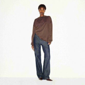 T-SHIRT MED LANGERMET OG OVERSIZED KRAFTIGT BOMULD