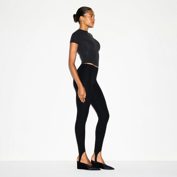 THE ESSENTIAL COLLECTION HØJTALJEDE STIRRUP LEGGINGS