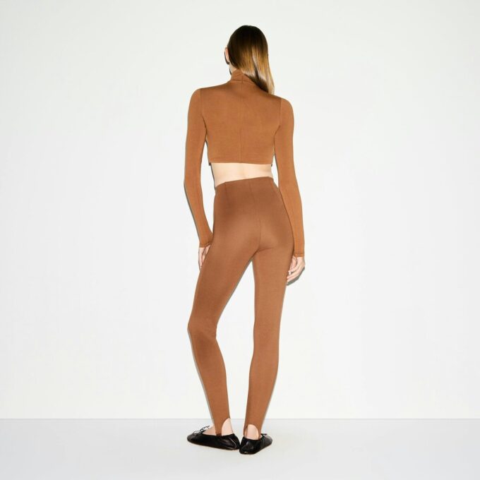 THE ESSENTIAL COLLECTION HØJTALJEDE STIRRUP LEGGINGS