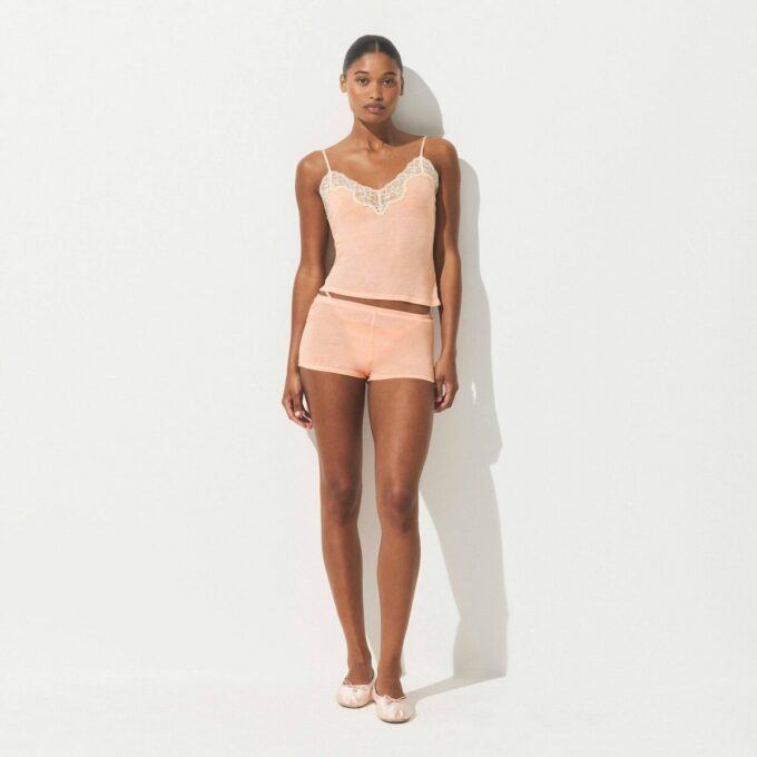 TRANSPARENT RIB-BLONDE CAMI OG SHORTS SÆT