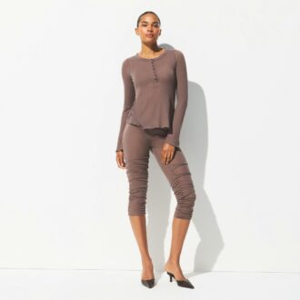TRANSPARENT RIBBEDE LANGE ÆRMER HENLEY