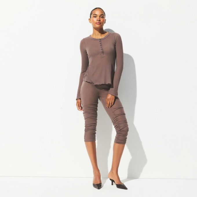TRANSPARENT RIBBEDE LANGE ÆRMER HENLEY