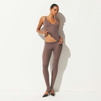 TRANSPARENT RIBBEDE V-HALS TOP
