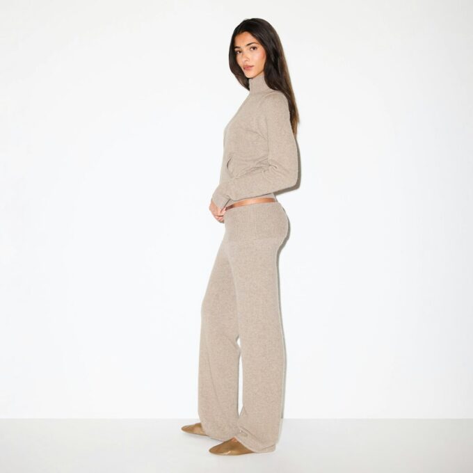 ULD OG CASHMERE TRØJE MED LYNLÅS MED HØJ HALS